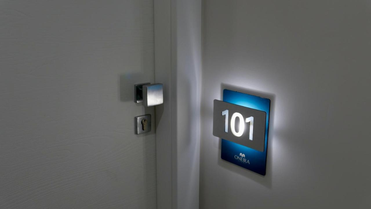 Oneira Rooms 1