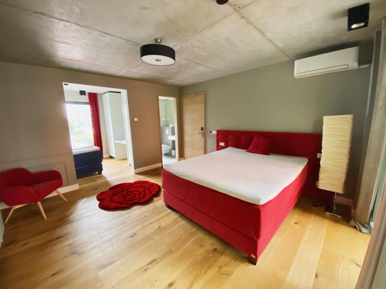 Art Apartments 1