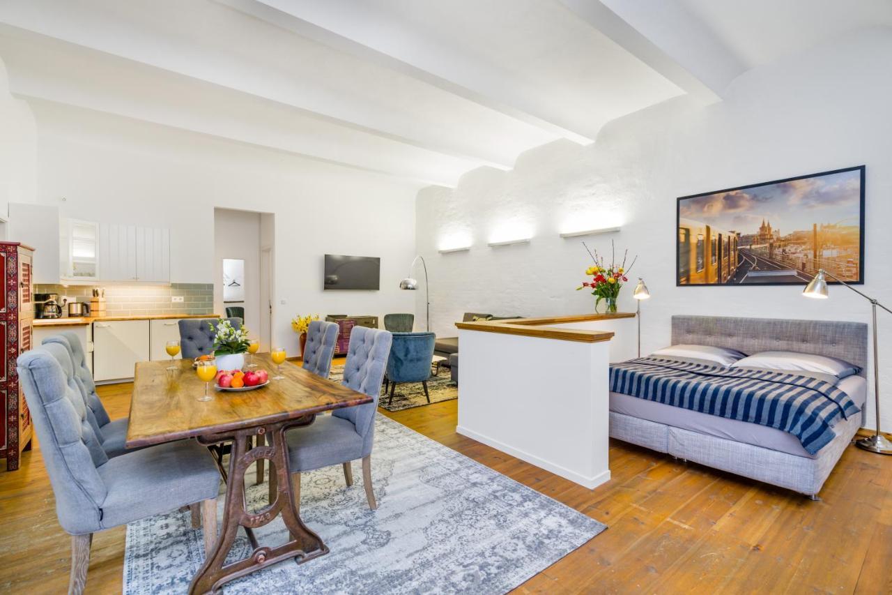 The Melchior, Luxury Industry Loft in Mitte Up To 5 Ppl with 2 Bath Rooms