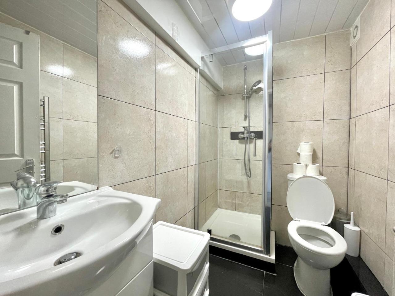 Kings Cross Guest House 2