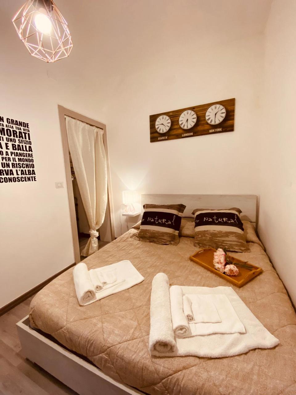 Bobo’S Home (Adults Only)