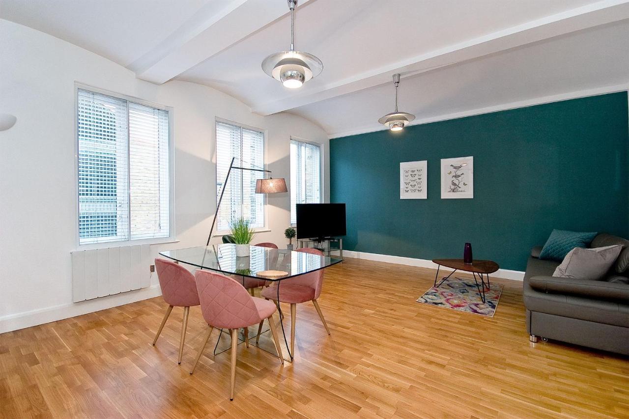Mulberry Flat 1 - One Bedroom 1st Floor by City Living London 1