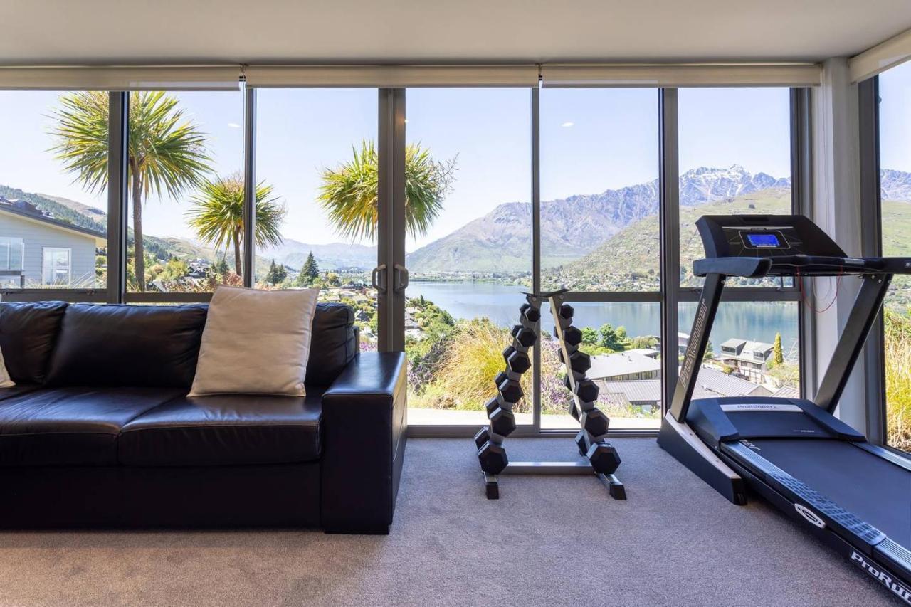 Luxury Lakeside Home with Remarkable View 2