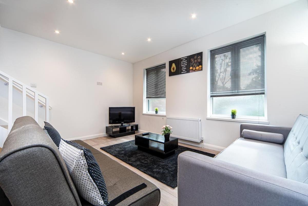 Lovely 3 Bed Flat in a Great Location in London