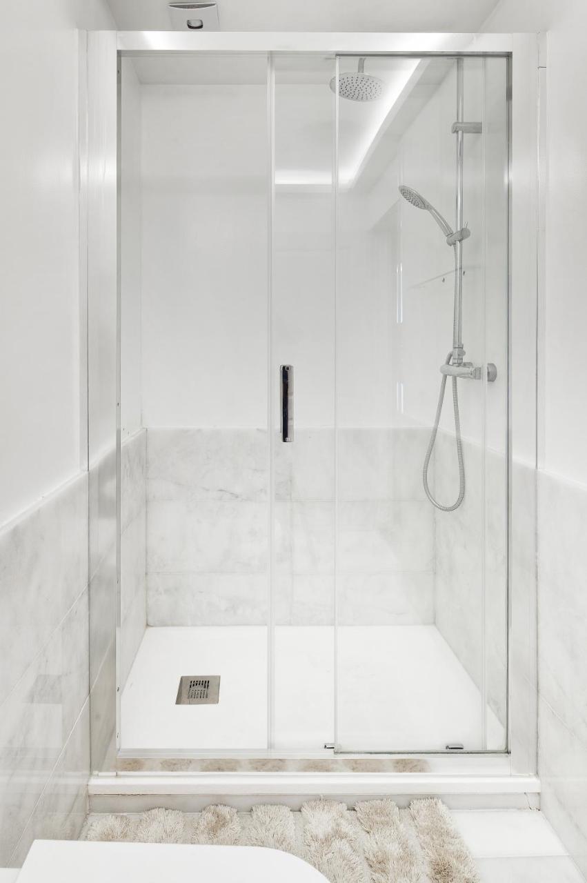 Room with Private Bathroom -Alcantara (Adults Only) 1