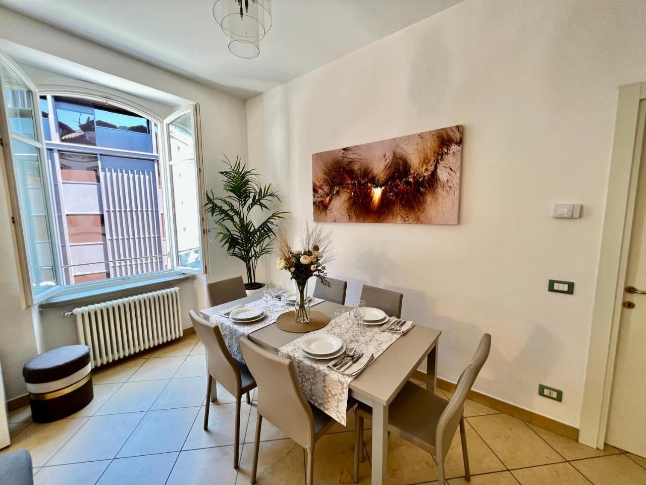 Divina Luxury Apartment with Jacuzzi Near the Lake 1