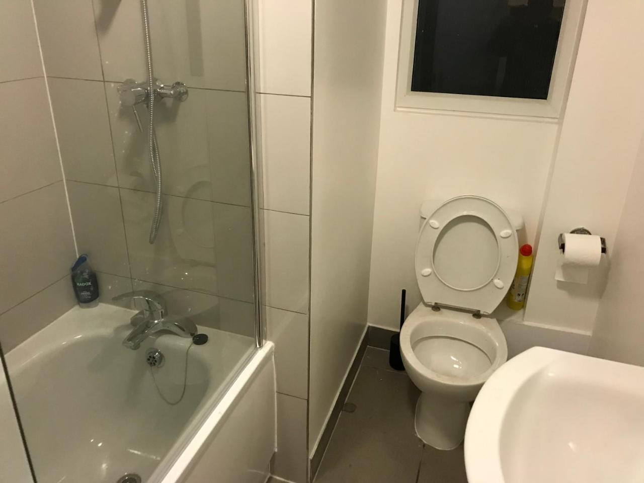 West Kensington 3 Bedroom Apartment 2
