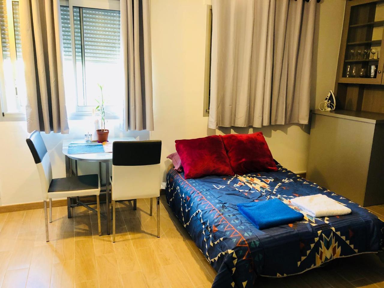Week-End Porte de Clichy (Adults Only)