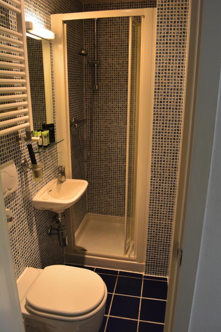 Studios 2 Let North Gower (Adults only) 1