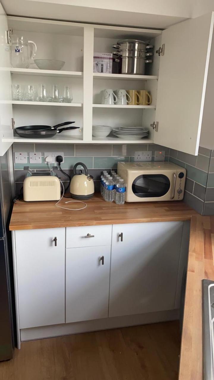 Newly Refurbished Flat in Camberwell, London 1