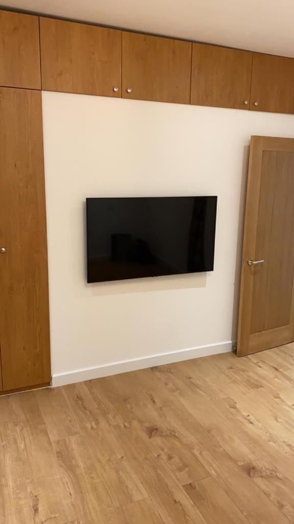 Newly Refurbished Flat in Camberwell, London 2
