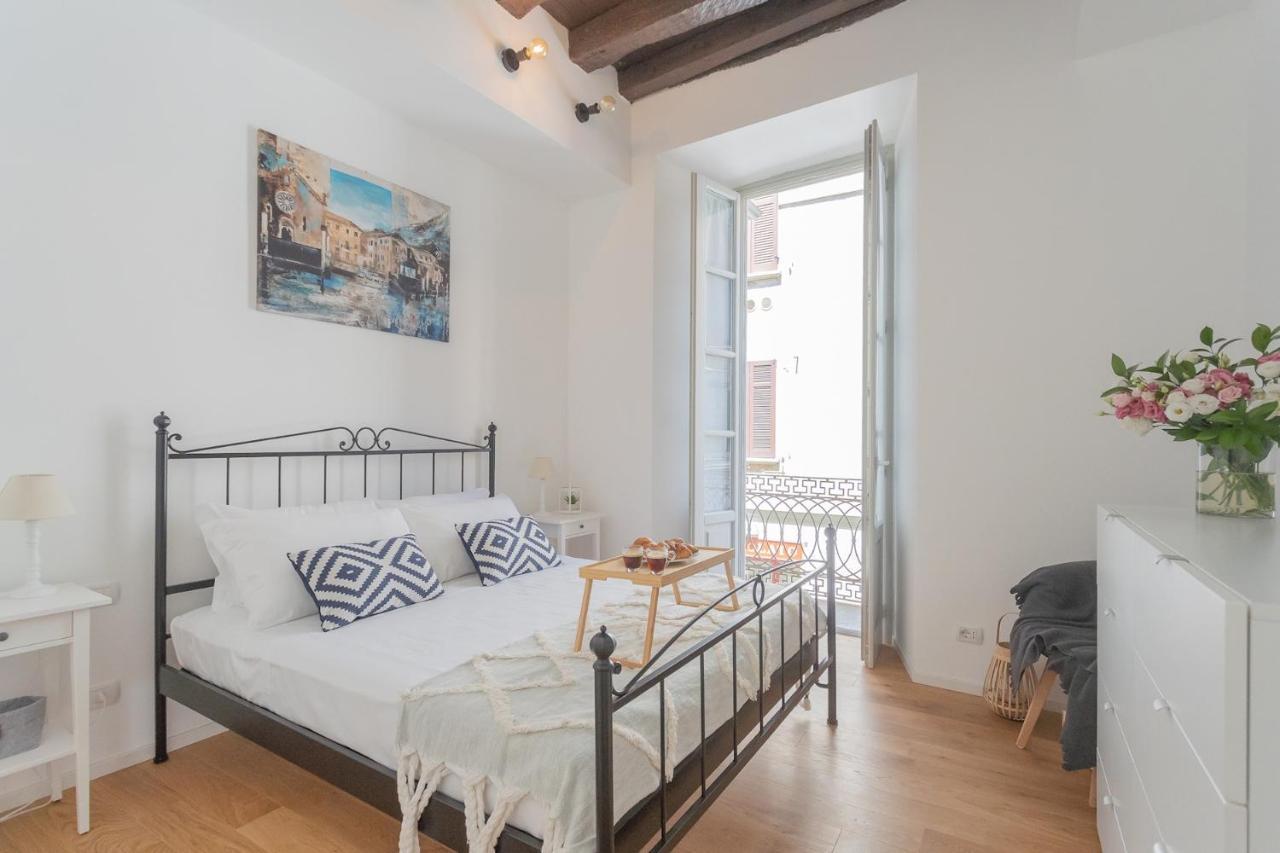 Independence Apartment with Balcony by Rent All Como