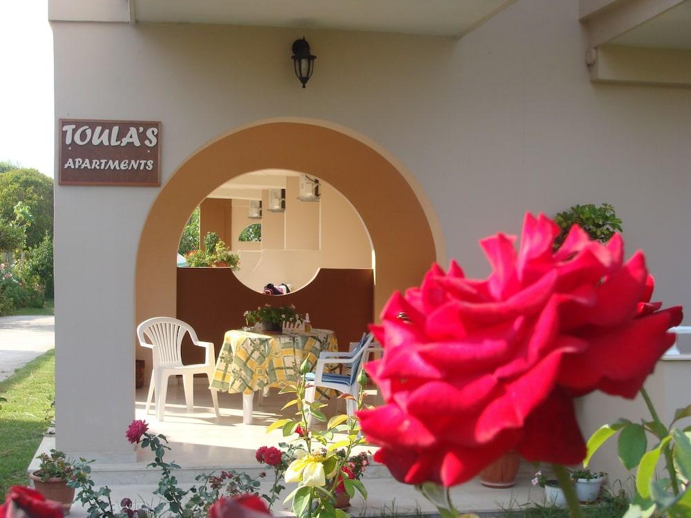 Toulas Apartments
