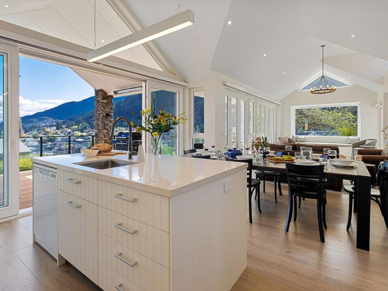 Stonehill Villa 1 2