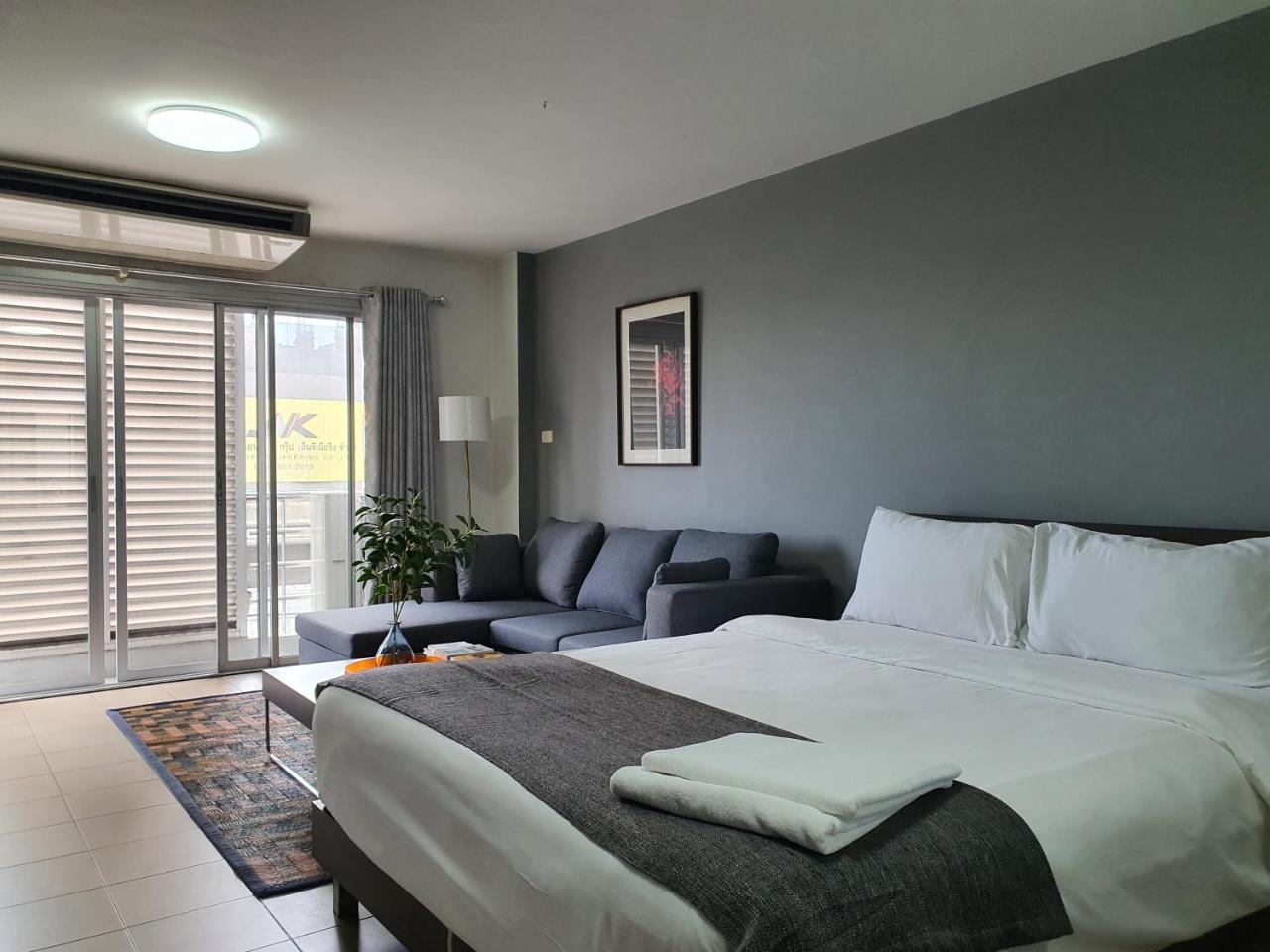 The Studio at Sathorn Terrace 1
