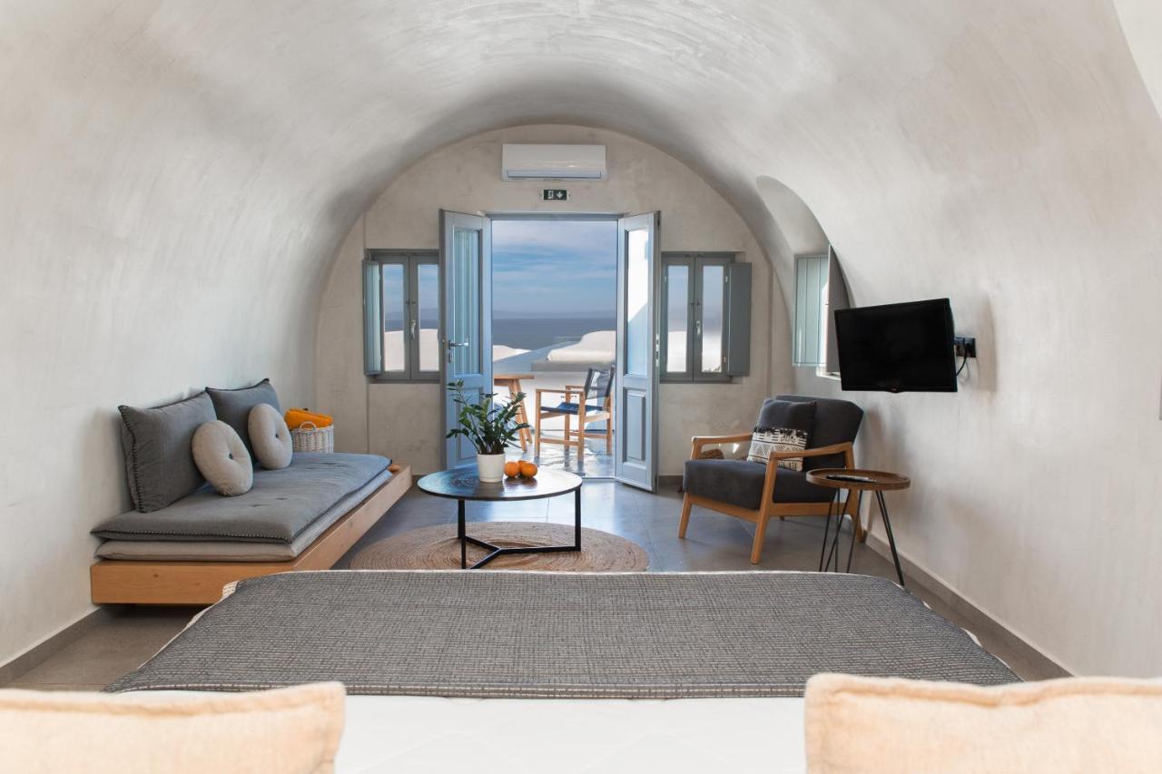Almyra Oia Suites (Adults only)