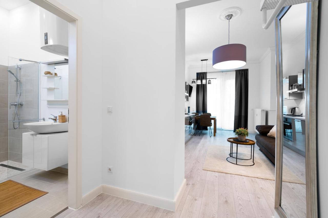 The Lohmeyerstr Vh Rechts, Lovely 2 Br Up To 4