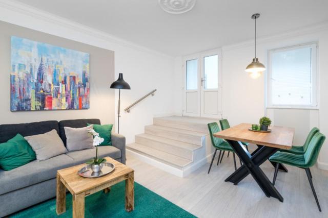 The Lachmann Vh, 2br One Living Room Up To 6 People 1