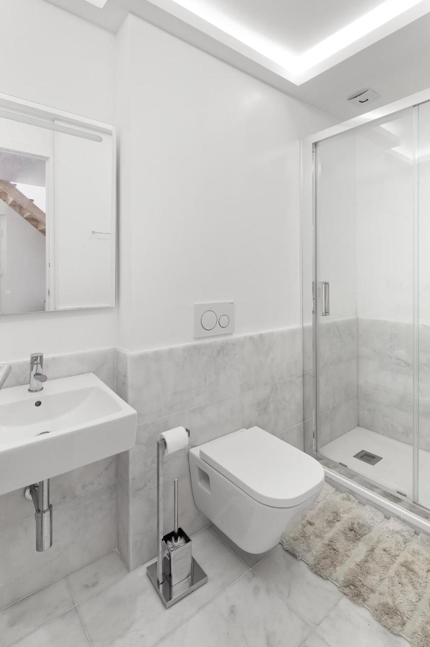 Tiny Cosy Room- Alcantara (Adults Only) 1