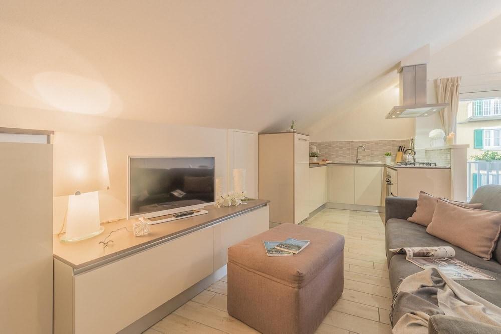 The Sweet Square Flat 1