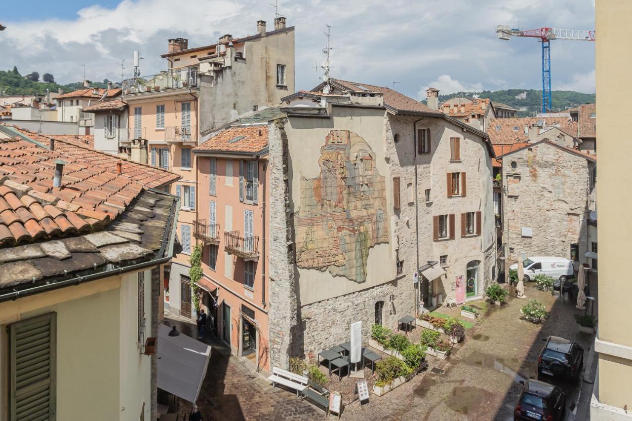 Lake Holiday Como by Rent All Como 1