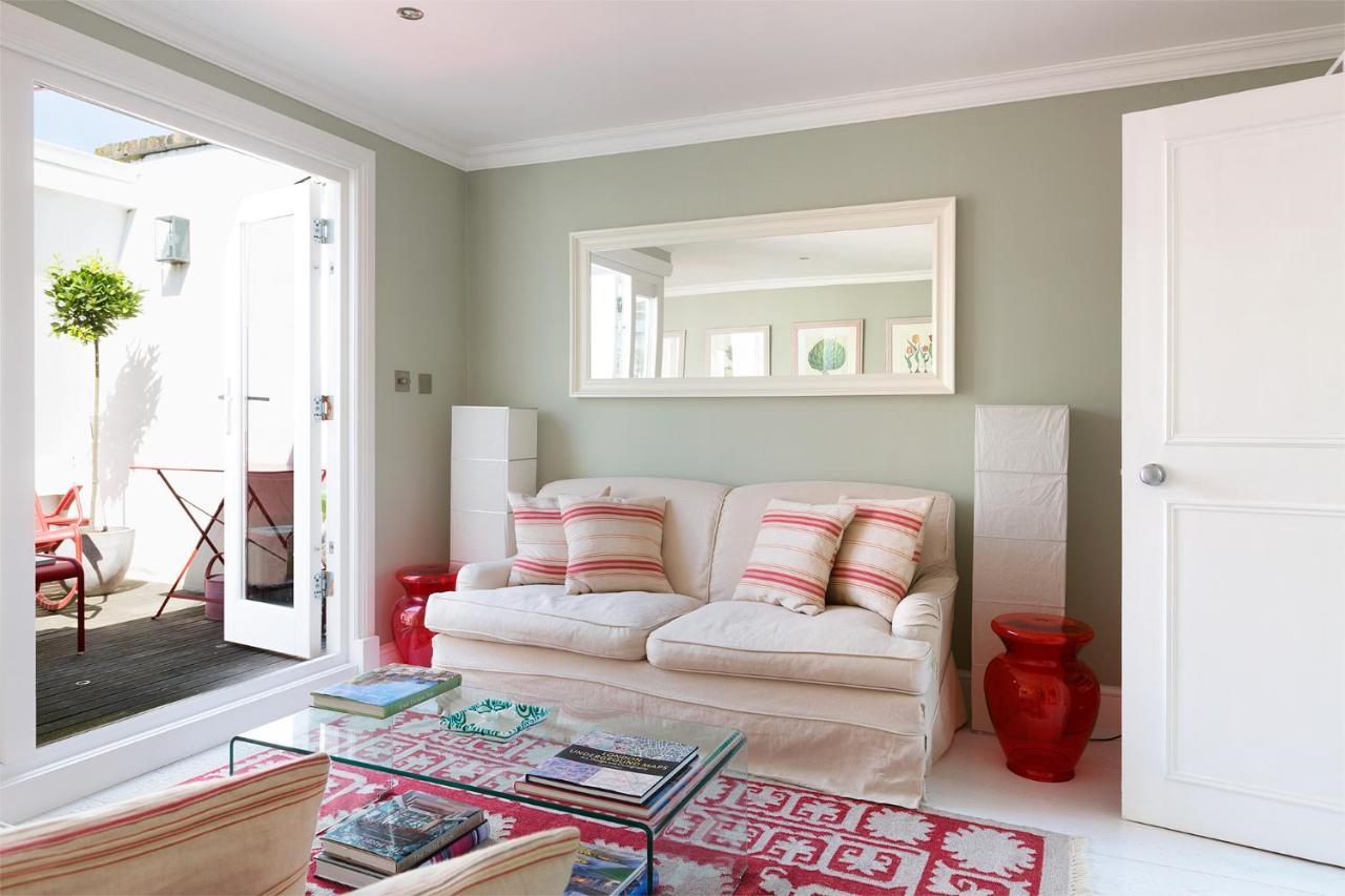 Lovely Two Bedroom Flat with Patio in Notting Hill 1