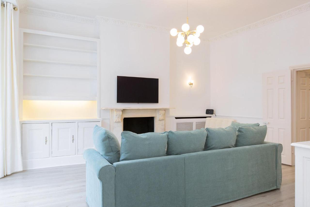Elegant 2 Bedrooms Apt in Chelsea with Patio 1