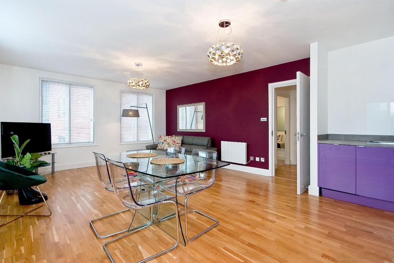 Mulberry Flat 6 - Two Bedroom 3rd Floor by City Living London 1