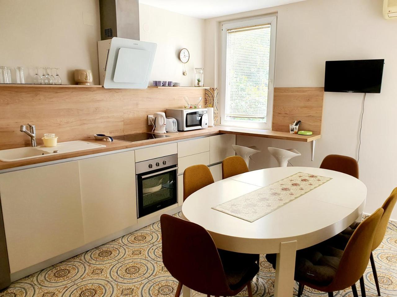 Batala1-City Marina Apartment with Secured Private Parking 2