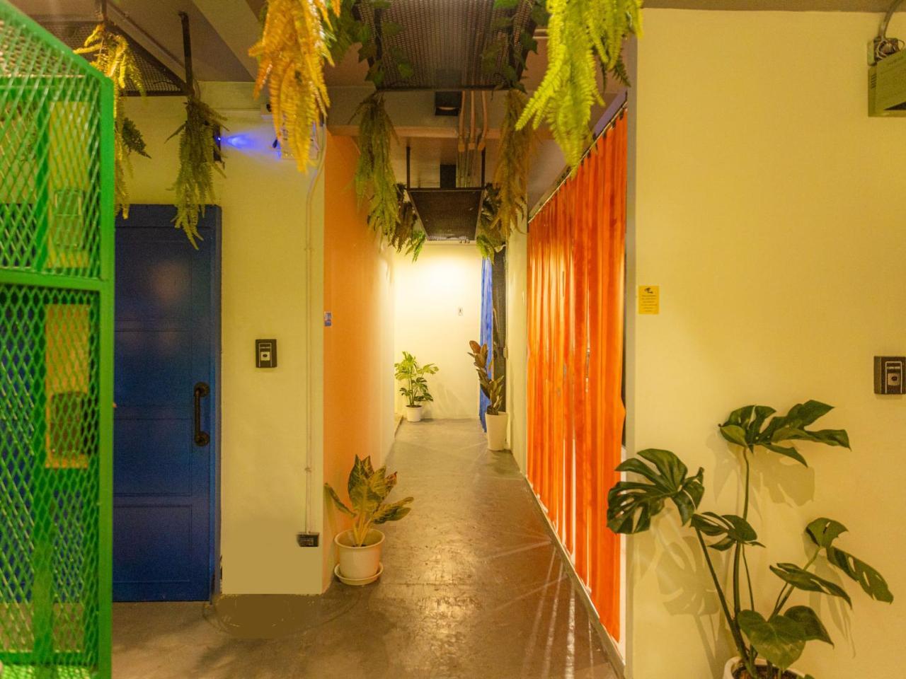 Khao San Social Capsule Hostel (Adults only) 2