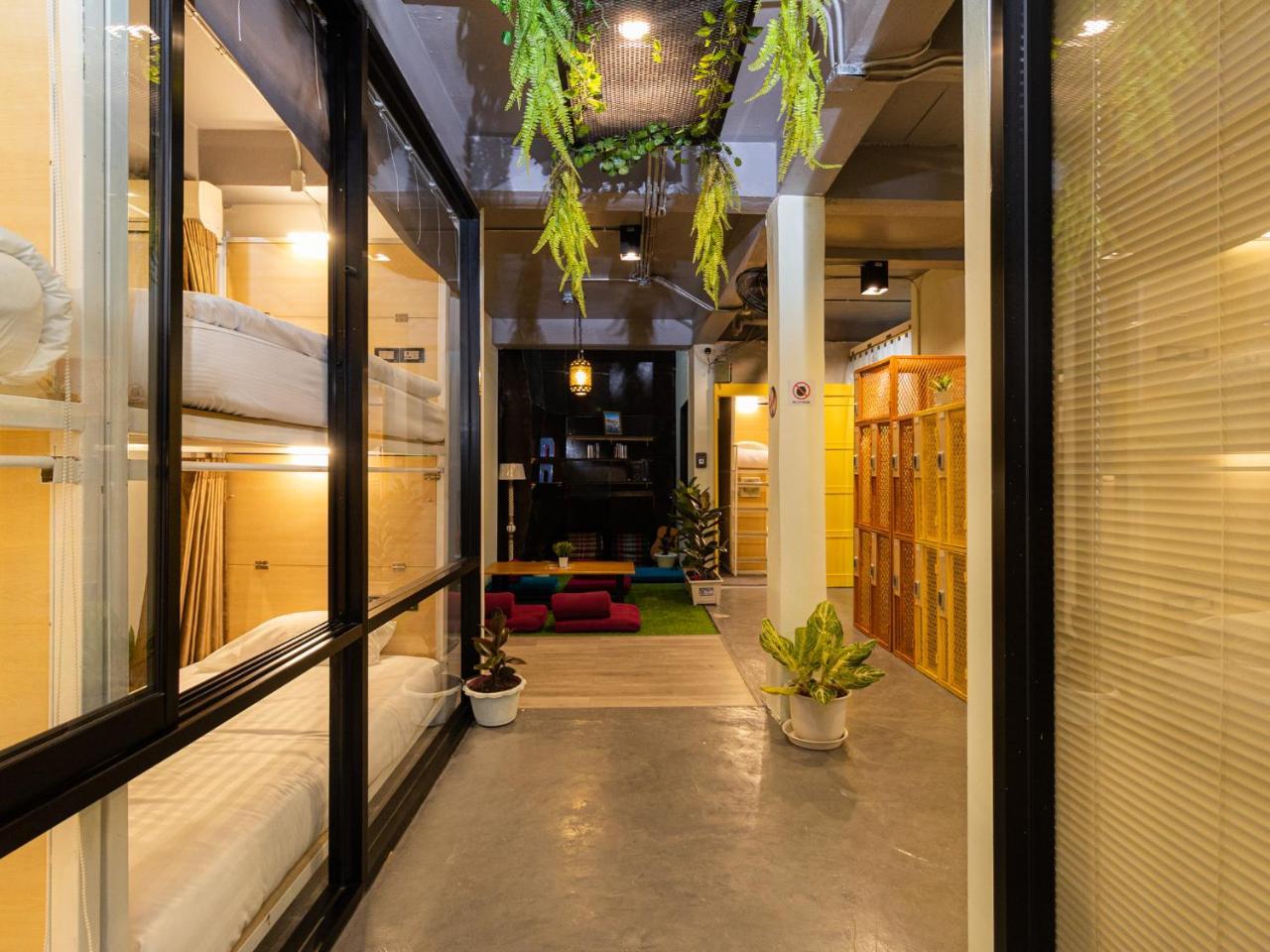 Khao San Social Capsule Hostel (Adults only) 1