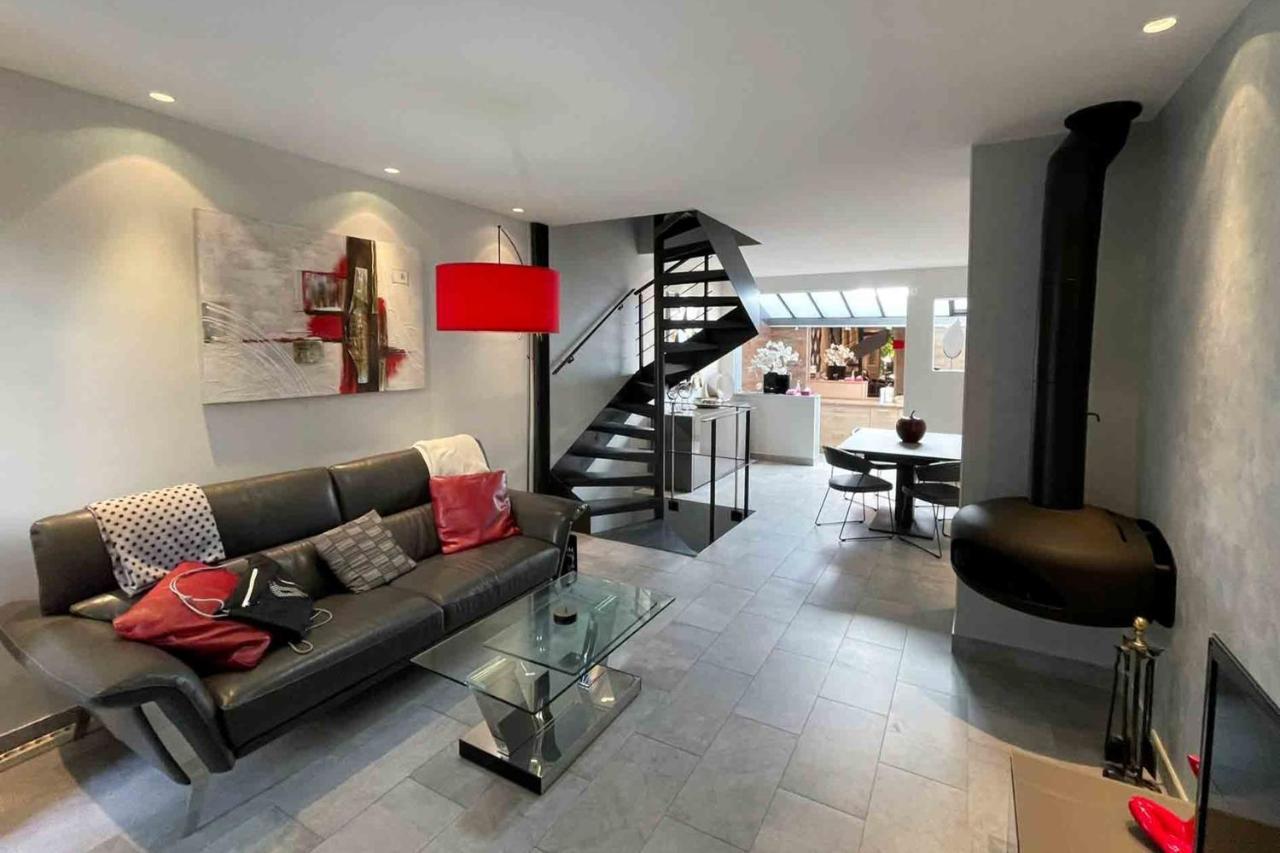 Charming Townhouse with Garden in the City of Love