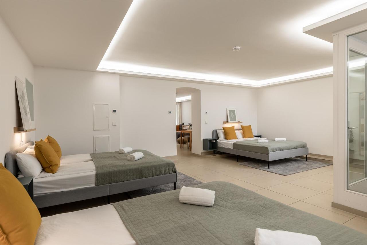 Spacious Apartment in Hemholtzkiez Prenzlauer Berg for 8 People 1