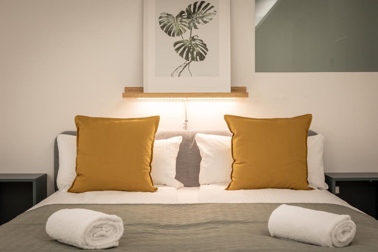 Spacious Apartment in Hemholtzkiez Prenzlauer Berg for 8 People