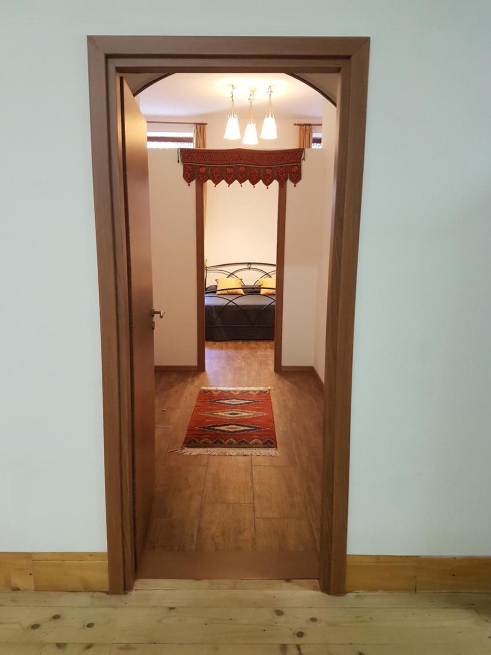 Sarlette Cozy Room 1