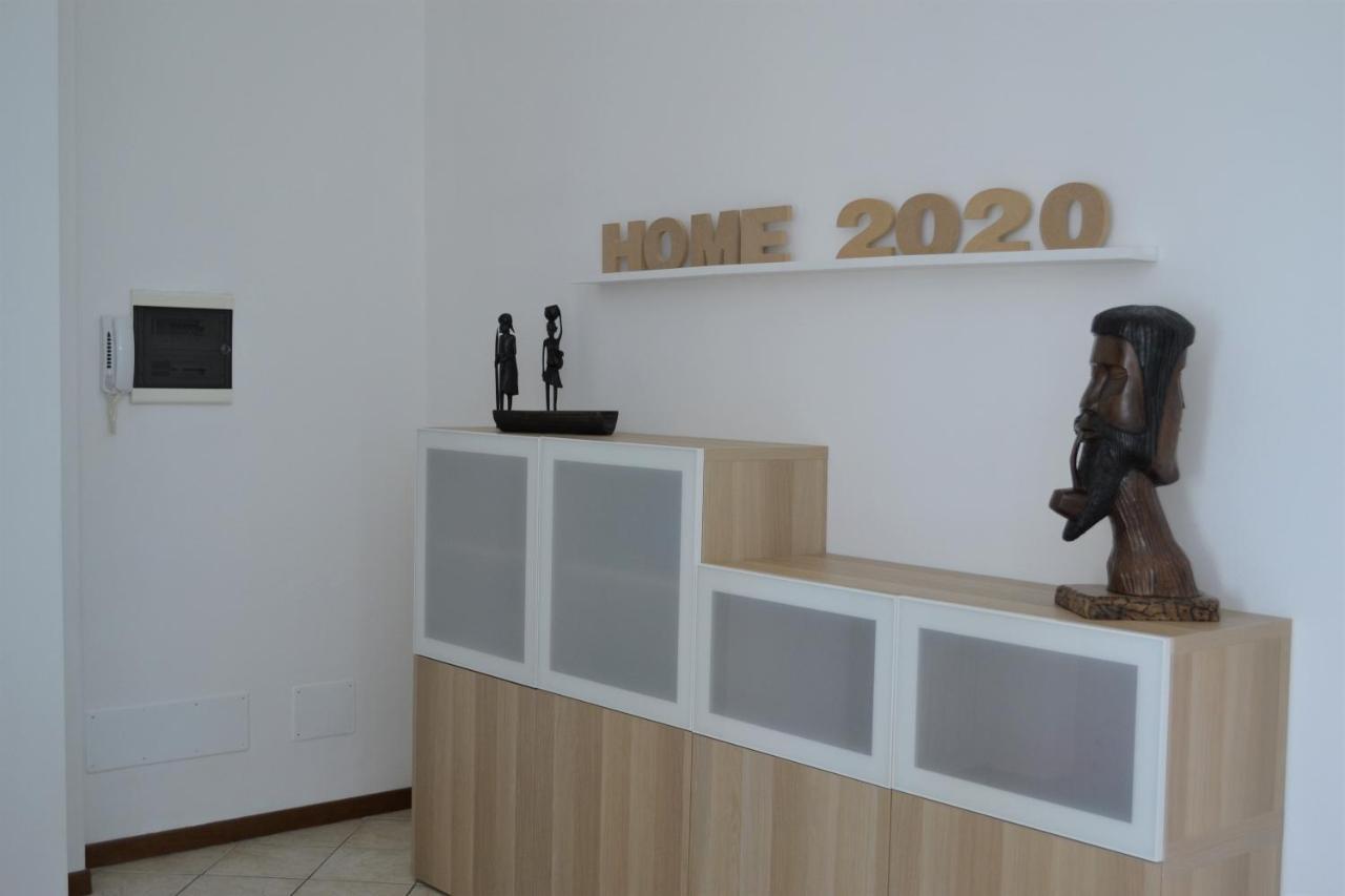 Home 2020: Come a Casa! Feel at Home! Wie Zuhause! 1