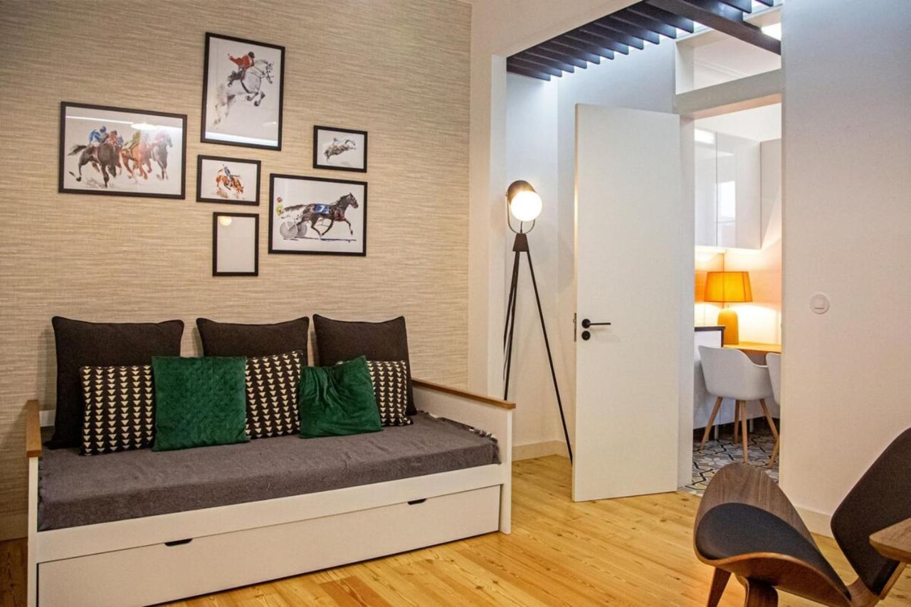 Colourful And Tasteful 2bedroom Apartment in Graca