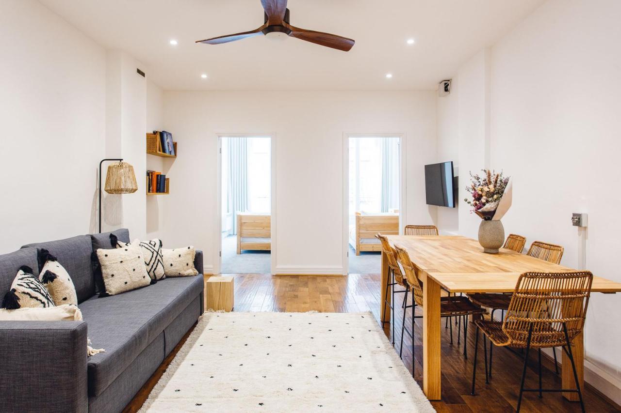 2 Bedroom Apartment Right on Trafalgar Square 1