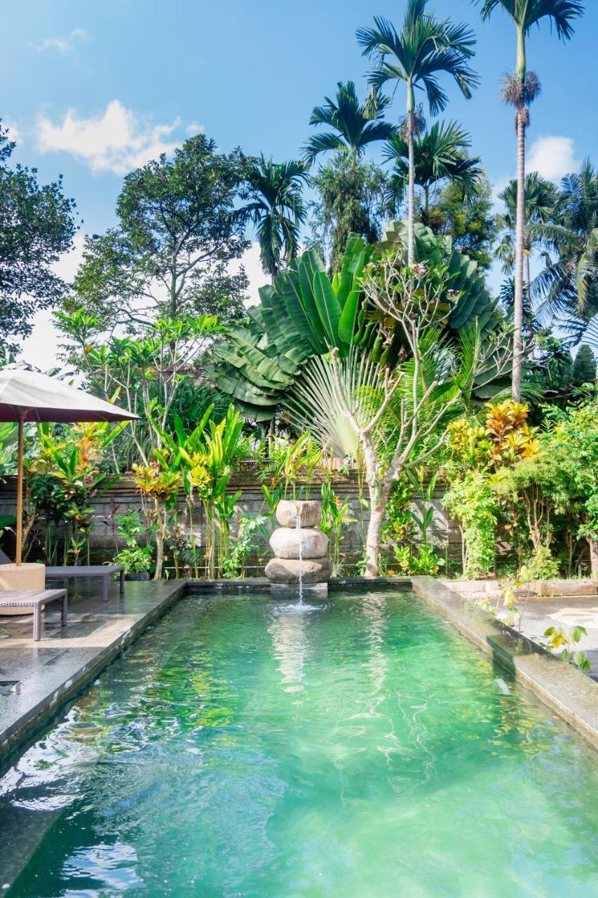 Sandora Homestay with Private Pool by Supala