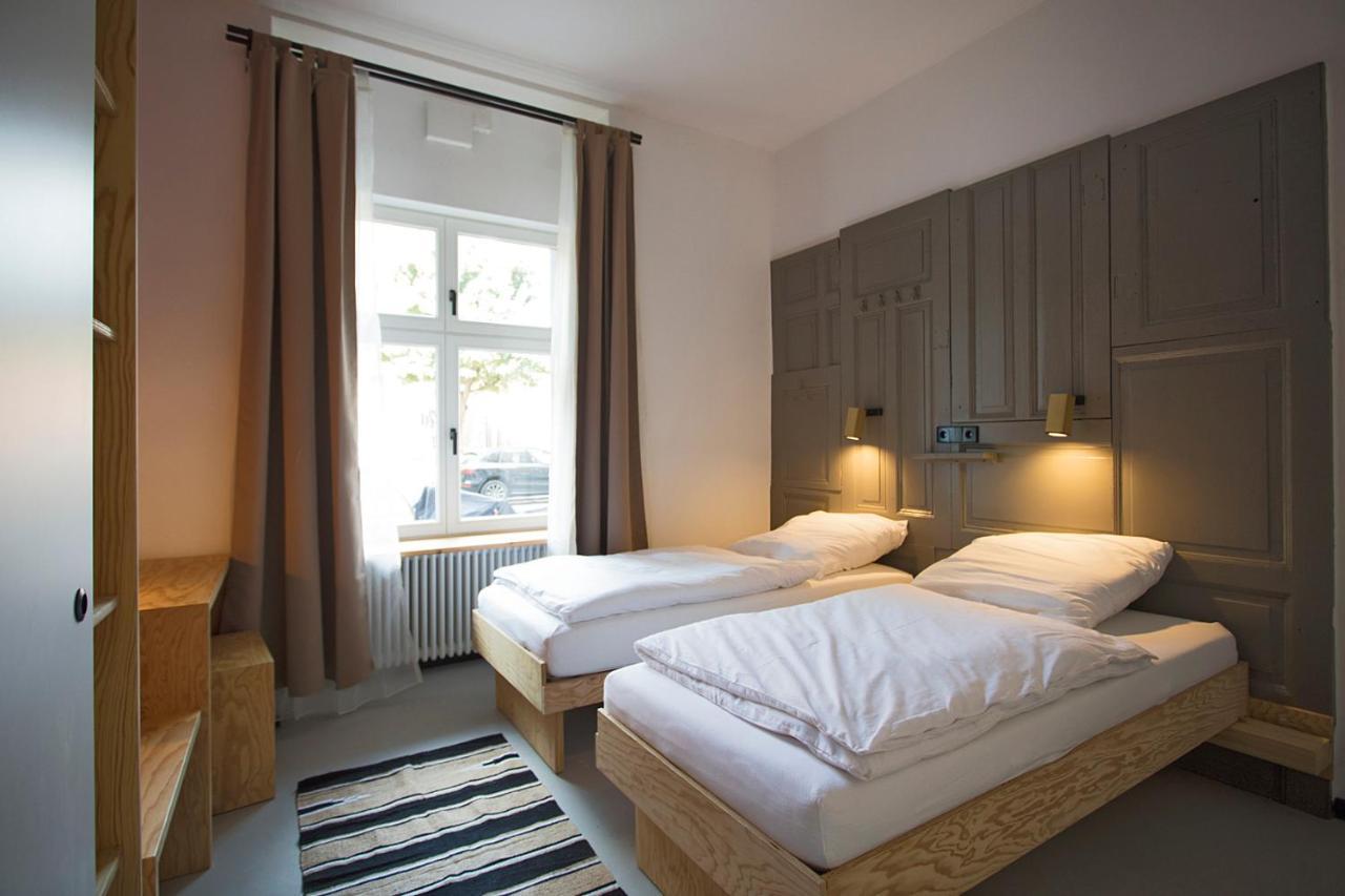 Schillinger-Berlin - Dance, Sleep, Repeat!