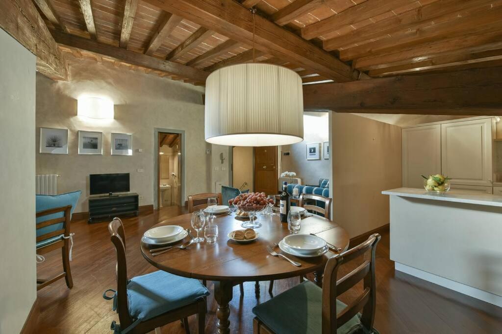 Tiepolo Romantic Penthouse in the Oltrarno 2
