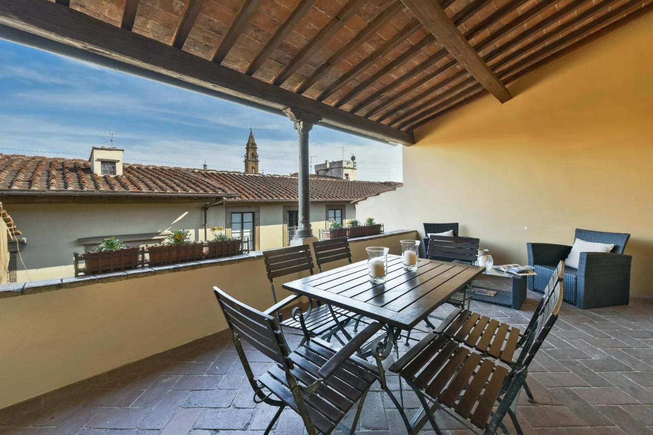 Buonarroti Big Apartment with Terrace in Oltrarno