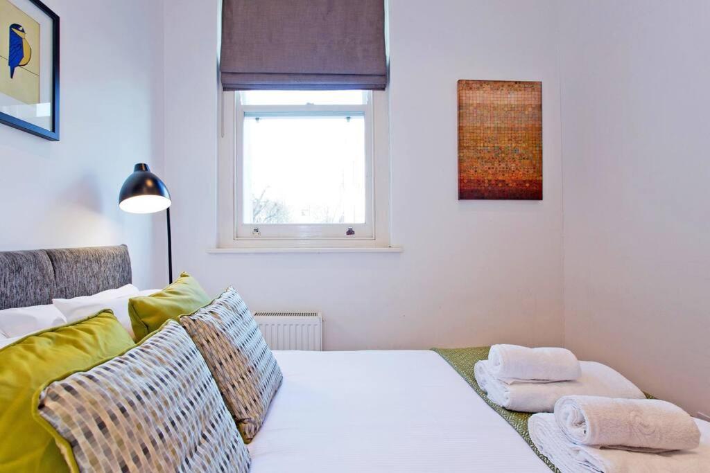 Convenient 1 Bedroom Apartment with Parking