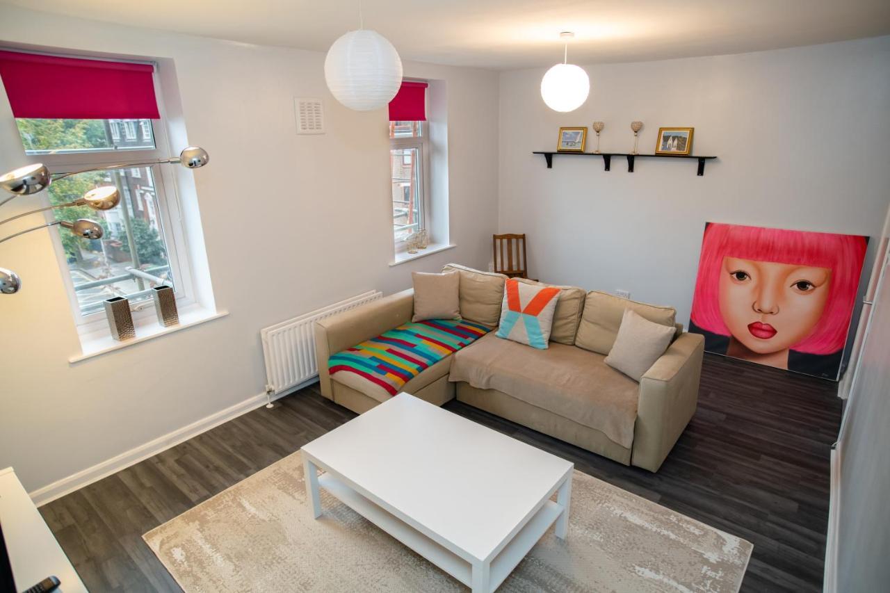Two Bedroom Duplex in Angel High Street 1