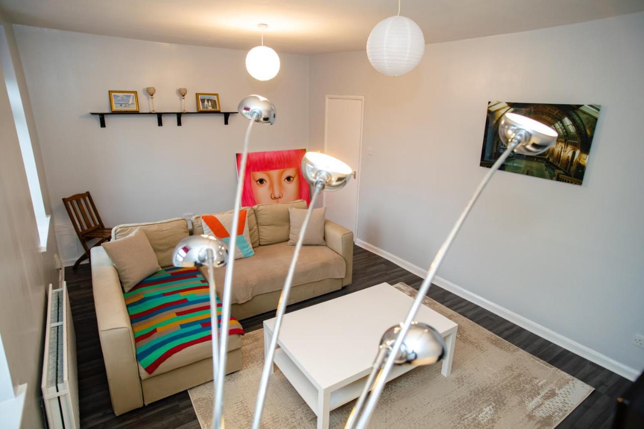 Two Bedroom Duplex in Angel High Street 2