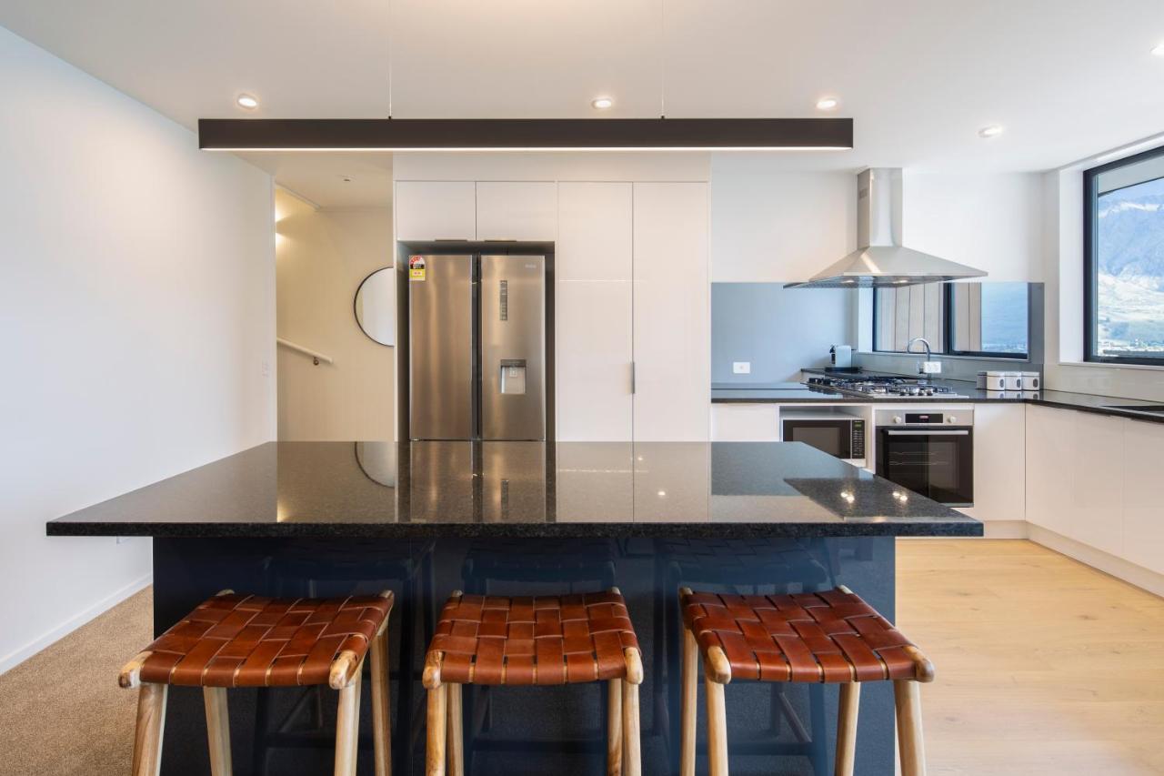 4 Bedroom Home with Elevated Views of Lake Wakatipu & the Remarkables 1