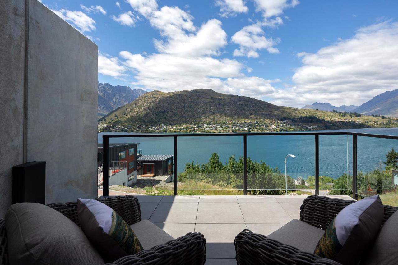 4 Bedroom Home with Elevated Views of Lake Wakatipu & the Remarkables