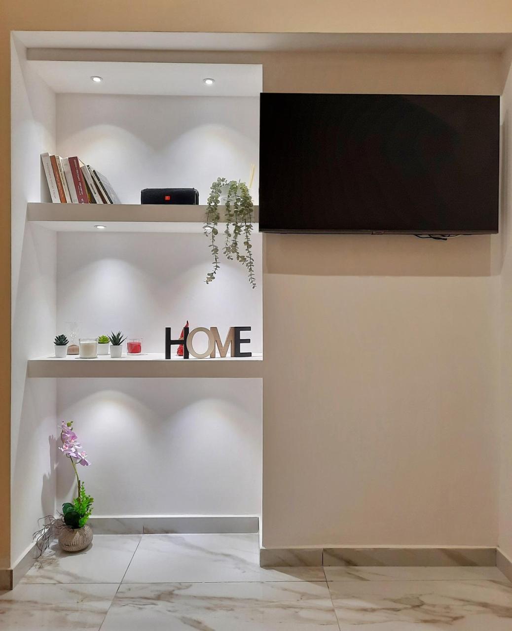 Re Ferdinando Apartment 2