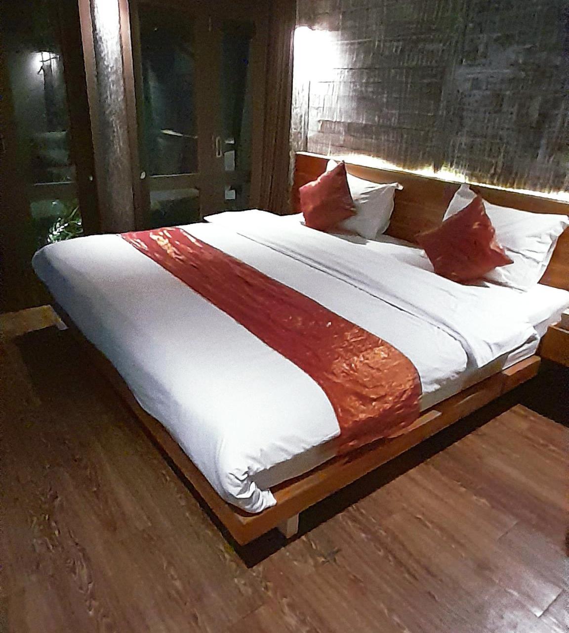 Promo! Private Vacation Rentals Villa, 2 Pools,4 Bedrooms,4 Bathrooms, Bali Seminyak