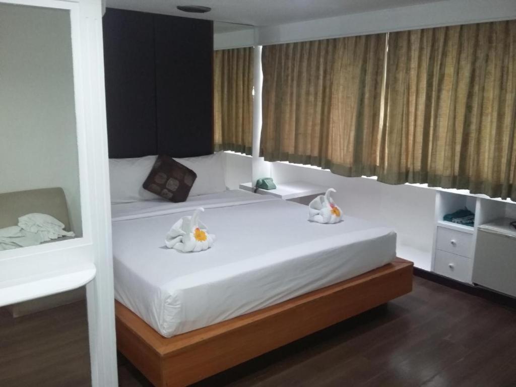 Royal Garden Home Hotel 1